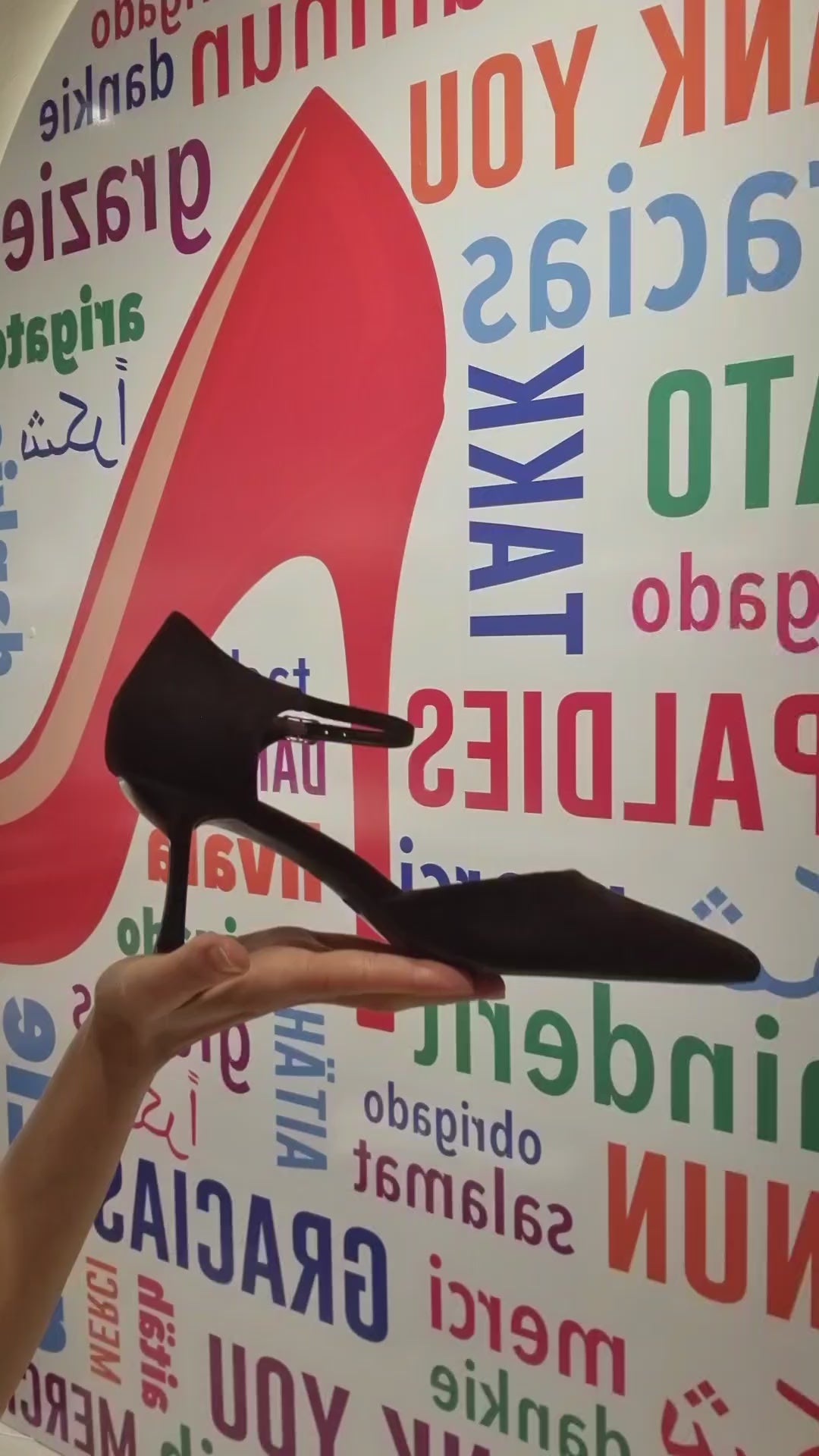 Zapato de Tacón Sensato en Ante Marrón con Pulsera al Tobillo
