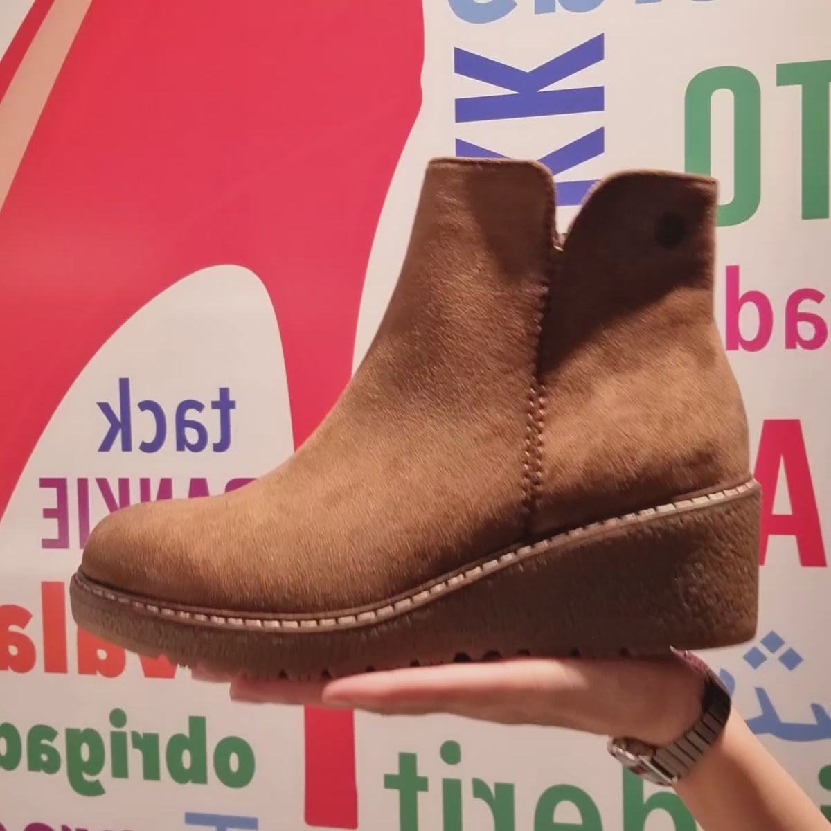 Botines Topo con Cuña en Piel Vegana Efecto Ante